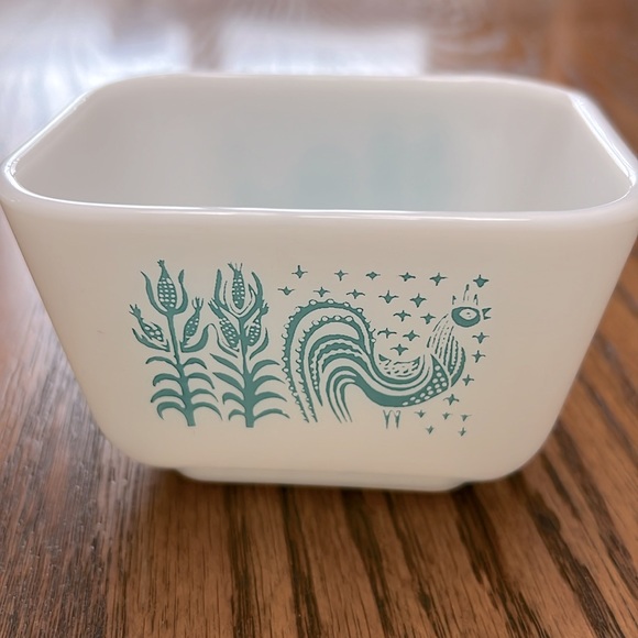 Pyrex 501 Turquoise 1 1/2 Cup Amish Butterprint Refrigerator Dish with Lid - Picture 11 of 12